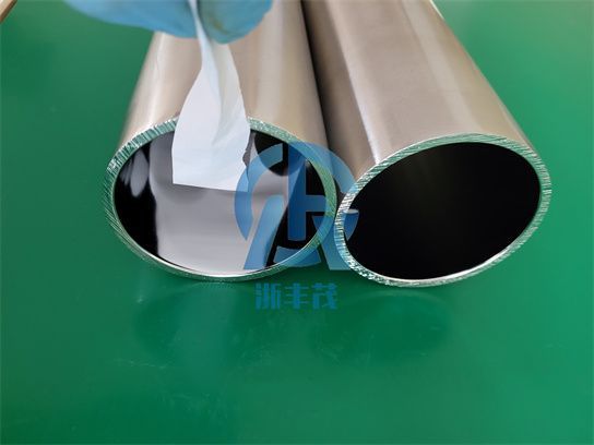 �����EP��